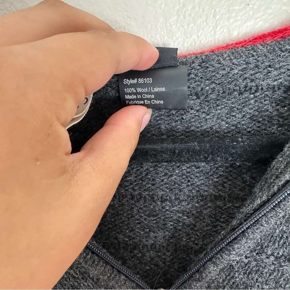 Obermeyer 100% Wool Knit Sweater Pullover Hooded Colorblock Tassels - Picture 3 of 4